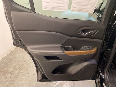 Used 2023 GMC Acadia SLE w/ Driver Convenience Package image 23