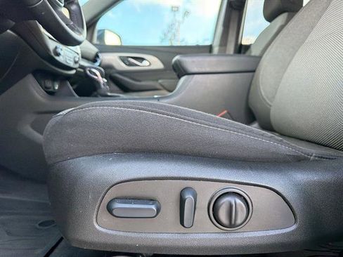 Certified 2023 Chevrolet Traverse LT w/ LPO, Floor Liner Package image 38