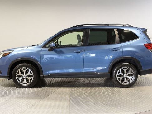 Used 2022 Subaru Forester Premium AWD/4WD image 9