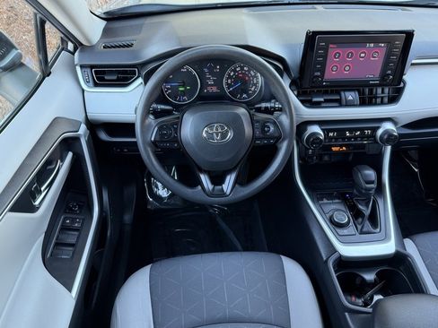 Used 2020 Toyota RAV4 XLE image 24