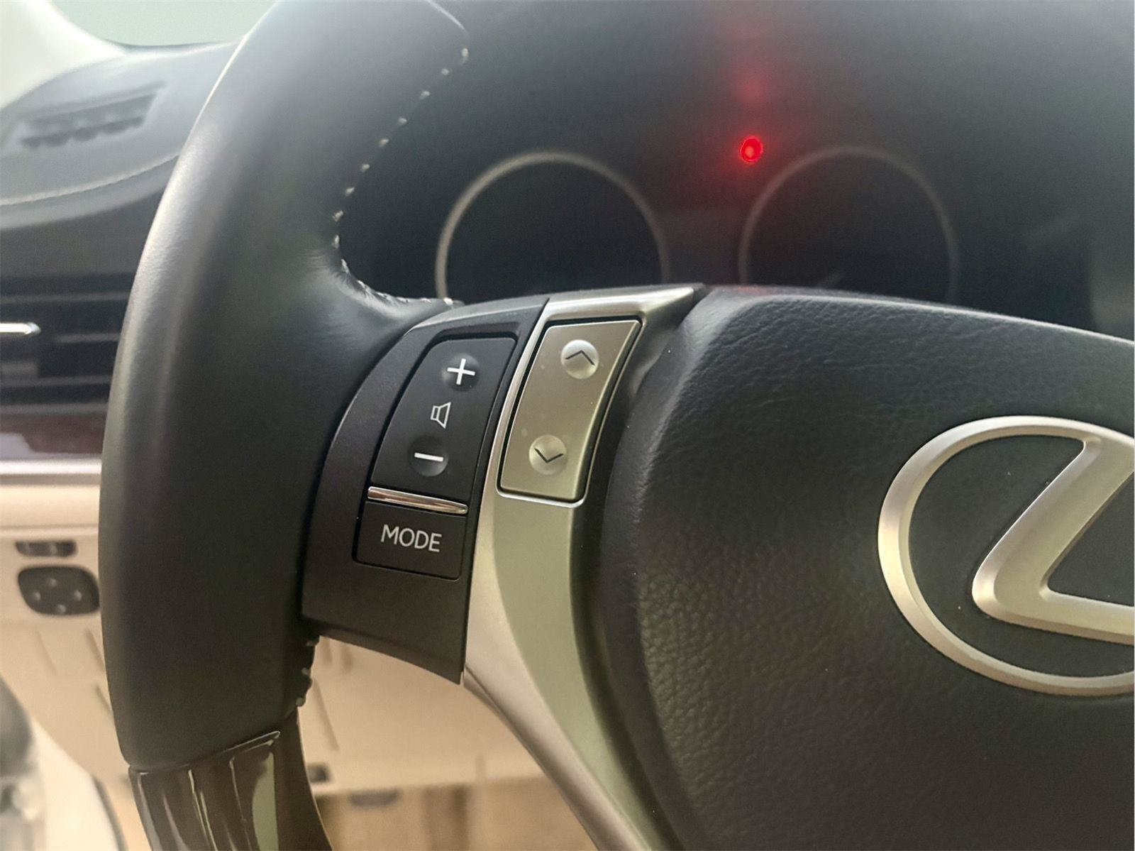 Used 2013 Lexus ES 350 w/ Luxury Pkg FWD image 20