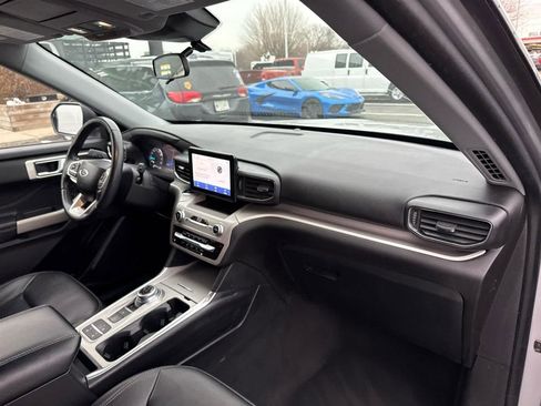Used 2023 Ford Explorer XLT w/ Equipment Group 202A image 28