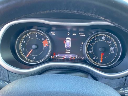 Used 2018 Jeep Cherokee Limited AWD/4WD image 19