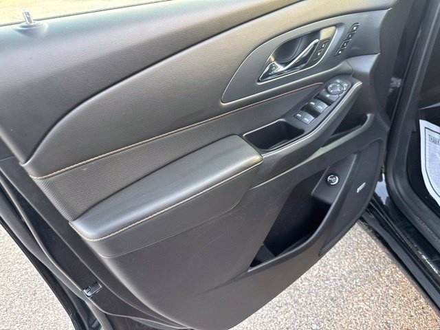 Used 2019 Chevrolet Traverse Premier w/ LPO, Black Accent Package AWD/4WD image 9