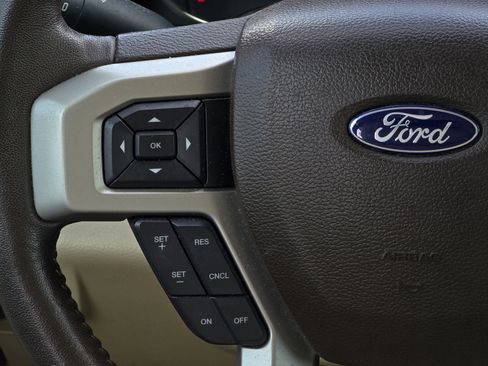 Used 2018 Ford F150 Lariat RWD image 17