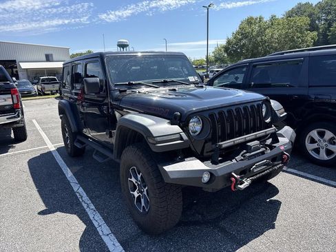 Used 2023 Jeep Wrangler Unlimited Rubicon w/ Cold Weather Group AWD/4WD image 2