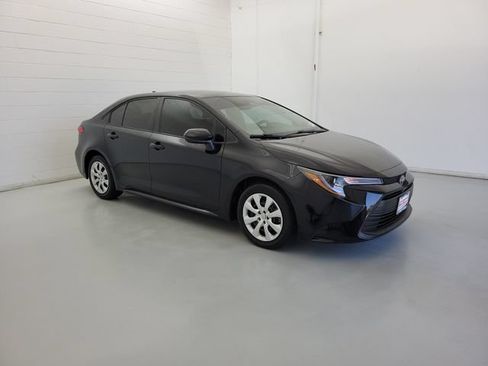 Used 2026 Toyota Corolla LE FWD image 4
