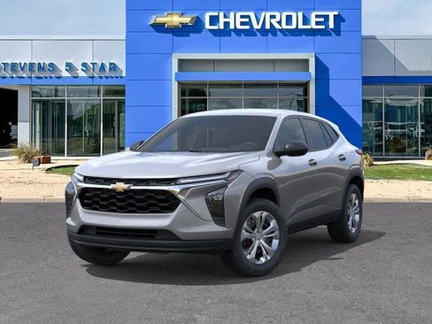 New 2026 Chevrolet Trax LS w/ Driver Confidence Package image 30