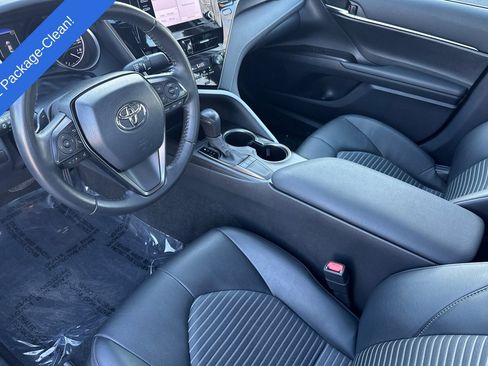 Used 2024 Toyota Camry SE image 10