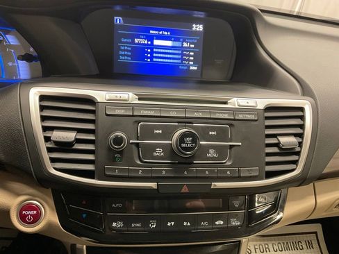 Used 2017 Honda Accord Hybrid Sedan image 19