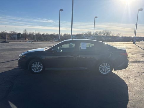 Certified 2025 Toyota Camry LE image 5