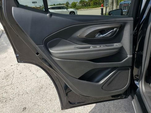 Used 2023 GMC Terrain SLE image 29