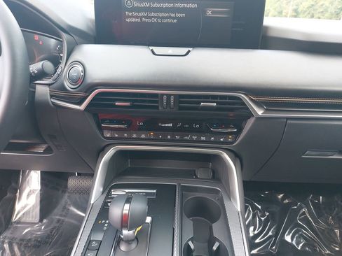 New 2025 MAZDA CX-90 Plug-In Hybrid w/ Premium Plus AWD/4WD image 22