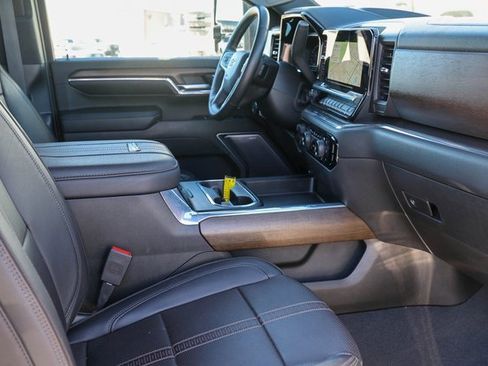 Used 2024 Chevrolet Silverado 3500 High Country w/ Technology Package image 20