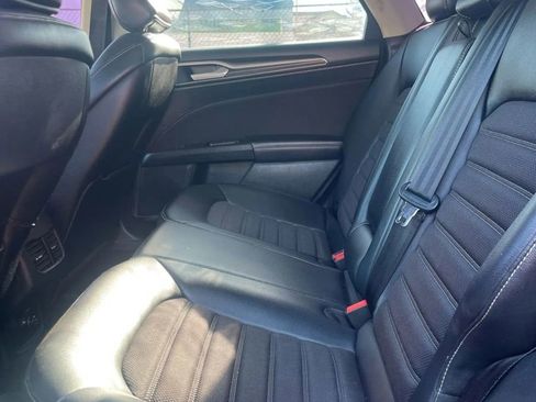 Used 2017 Ford Fusion SE w/ Equipment Group 201A image 8