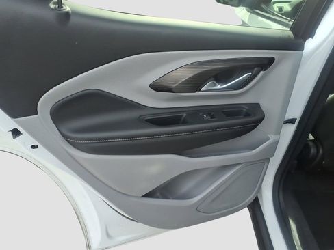 Used 2024 GMC Terrain SLE image 16