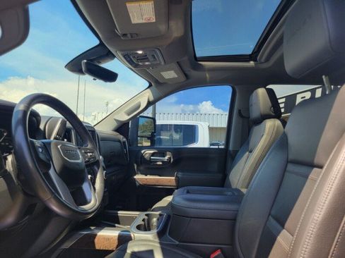 Used 2022 GMC Sierra 2500 Denali w/ Denali Ultimate Package AWD/4WD image 8