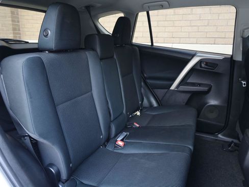 Used 2015 Toyota RAV4 LE FWD image 24