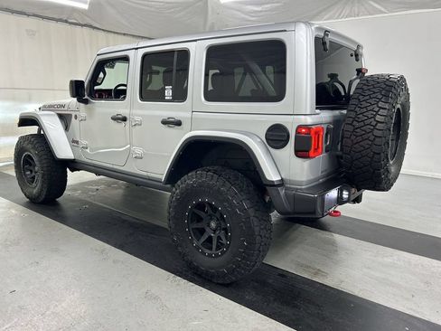 Used 2023 Jeep Wrangler Unlimited Rubicon w/ Cold Weather Group AWD/4WD image 7