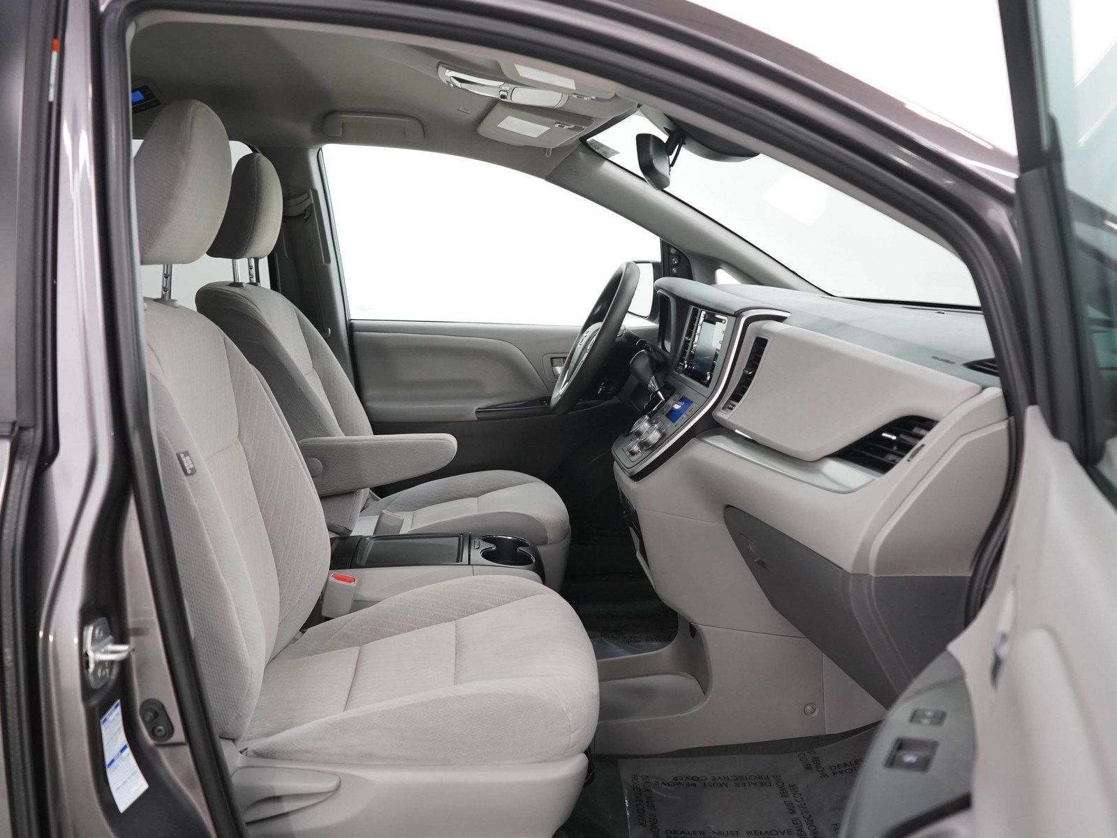 Used 2020 Toyota Sienna LE AWD/4WD image 11