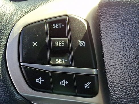 Used 2023 Ford Explorer XLT image 21