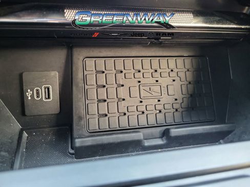 Used 2025 Ford F150 Raptor image 34