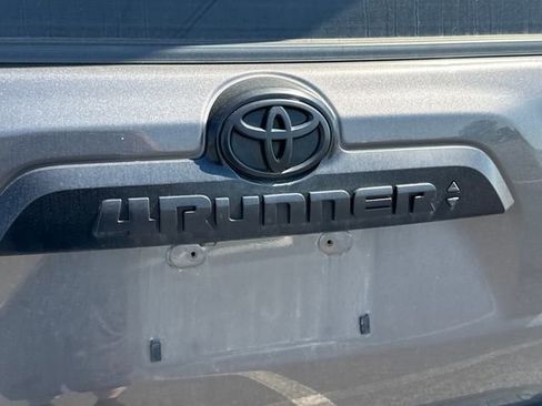 Used 2021 Toyota 4Runner TRD Off-Road Premium w/ Moonroof Package AWD/4WD image 17