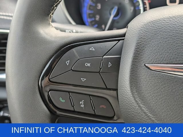 Used 2025 Chrysler Pacifica Limited FWD image 28