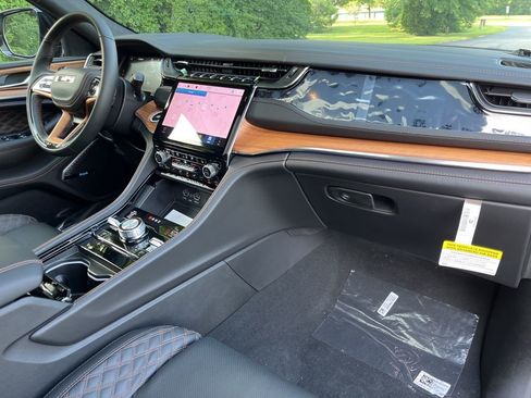 New 2025 Jeep Grand Cherokee L Summit image 42