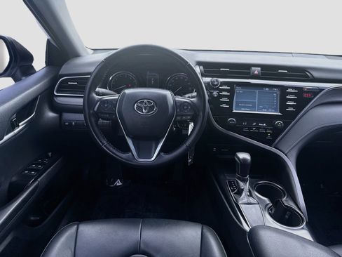 Used 2019 Toyota Camry SE FWD image 18