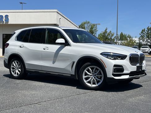 Used 2023 BMW X5 xDrive40i w/ Parking Assistance Package image 2