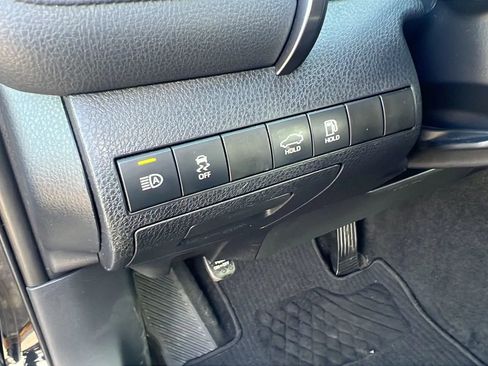 Used 2019 Toyota Camry SE image 24