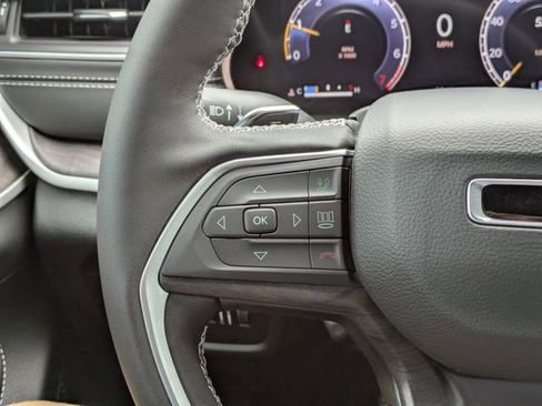 New 2025 Jeep Grand Cherokee L Limited w/ Luxury Tech Group II image 27