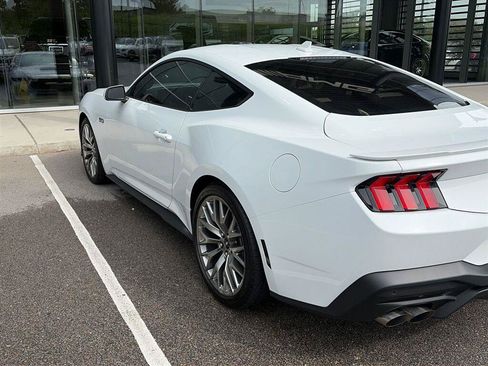 Used 2025 Ford Mustang GT Premium RWD image 9