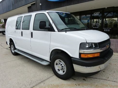 Used 2024 Chevrolet Express 2500 w/ Driver Convenience Package image 6