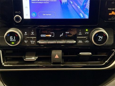 Certified 2023 Toyota Highlander L image 13