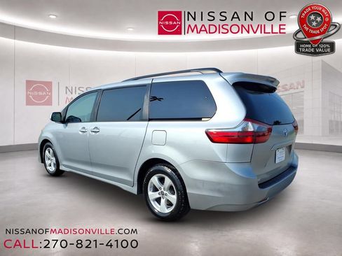 Used 2020 Toyota Sienna LE FWD image 3