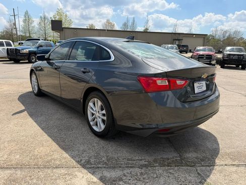 Used 2016 Chevrolet Malibu LT FWD image 3