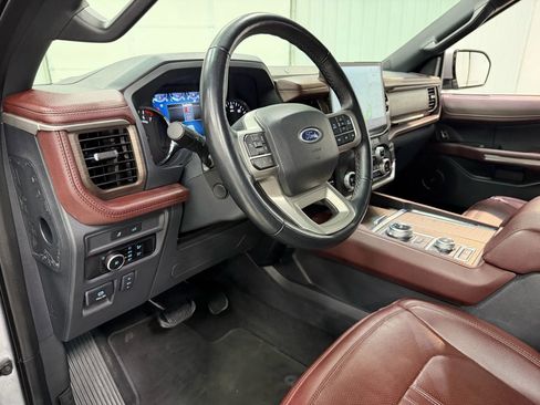 Used 2024 Ford Expedition Max Limited image 12