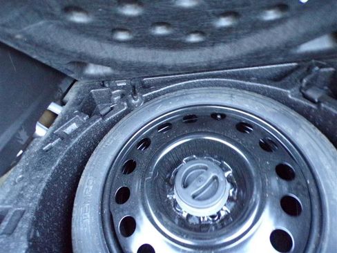 Used 2011 Chevrolet Equinox LT w/ Driver Convenience Package image 40