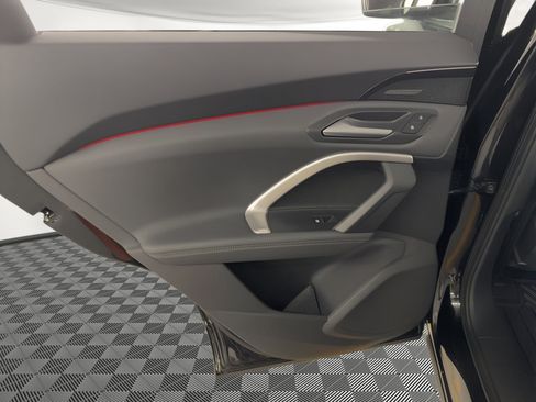 Used 2025 Audi Q5 Premium Plus w/ Premium Plus image 17