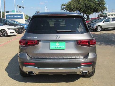 Used 2022 Mercedes-Benz GLB 250 w/ Premium Package Lite image 9