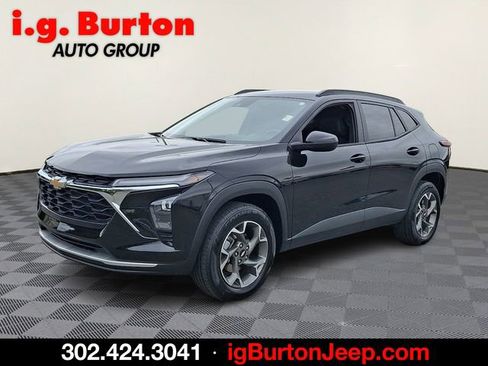 Used 2024 Chevrolet Trax LT FWD image 3