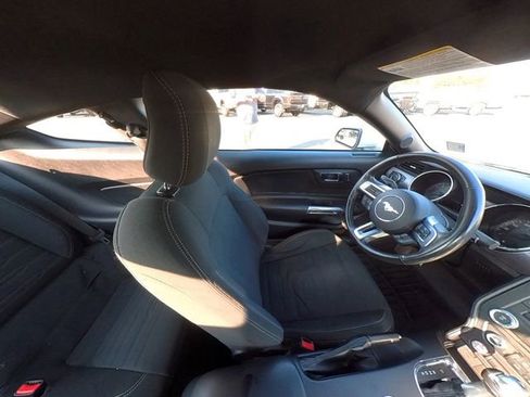 Used 2017 Ford Mustang Coupe RWD image 33