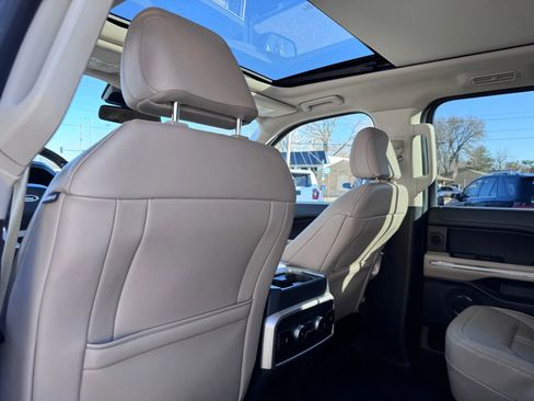 Used 2024 Ford Expedition Limited AWD/4WD image 25