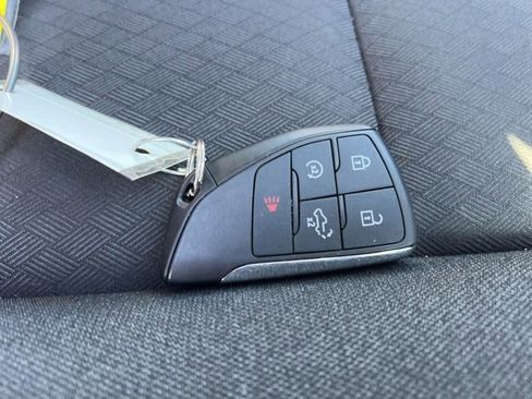 Used 2025 Chevrolet Silverado 1500 LT image 38