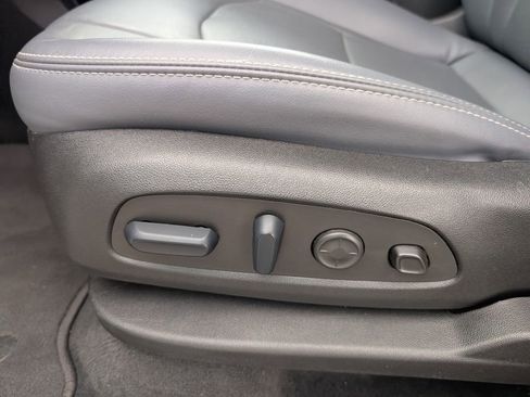Used 2024 Buick Enclave Premium AWD/4WD image 10