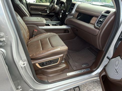 Used 2025 RAM 1500 Limited AWD/4WD image 20