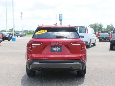 Used 2025 GMC Terrain Elevation w/ Elevation Premium Package AWD/4WD image 8