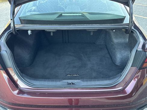 Used 2024 Nissan Altima 2.5 SV image 6
